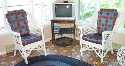 New pads for wicker chairs
