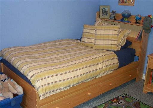 Childs duvet and pillow shams
